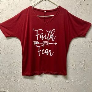 V-neck T-shirt ‘Faith over Fear’